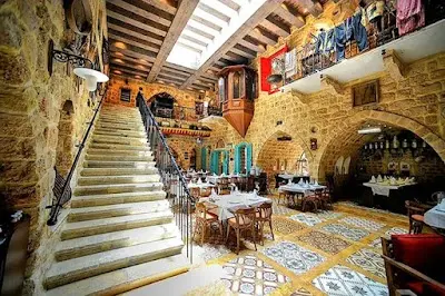 مطعم الساحة