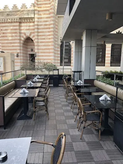 مطعم ومقهى ذي غاثرنغ بسترو