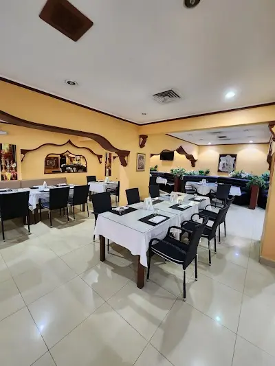 مطعم بابا طاهر