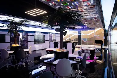 Flyworld Luxury Tourism Research Centre