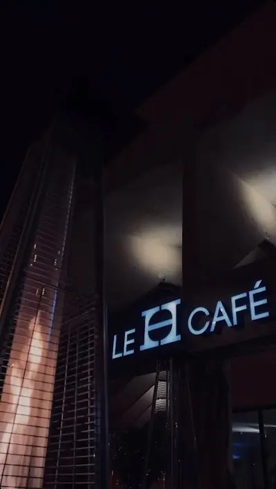 LE H cafe