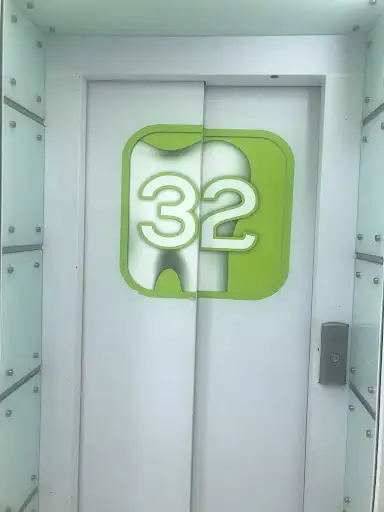 عيادة 32 للأسنان