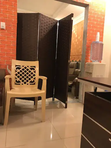 عيادة د. هشام الجاسر