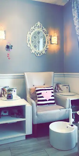 Adora salon
