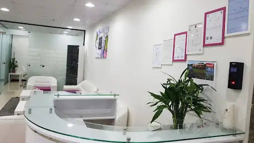 Al Kamar Al Kuwaiti Est
