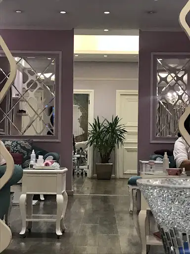 Attirant salon