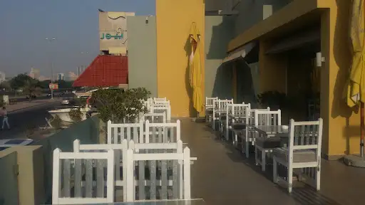 Cafe Bazza السالمية