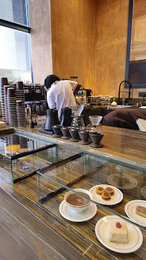 CHARIOT LUXURY CAFÈ