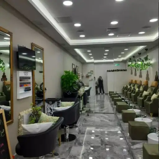 EZ Hair & Nail Spa