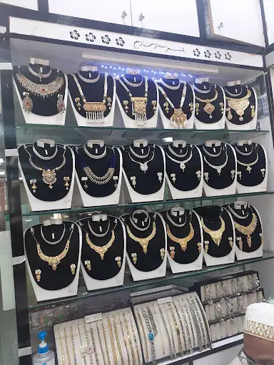 Indian Saloon السالمية