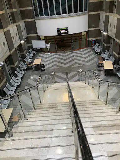 كلية طب الأسنان