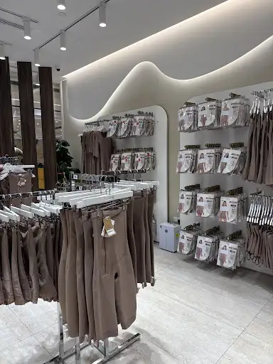 Kuwait Curves