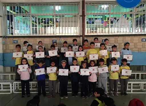 مدرسة الغانم ثنائية اللغة الخاصة