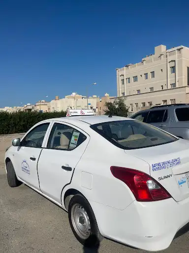 مدرسة السفير لتعليم القيادة