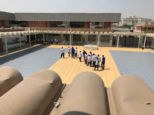 مدرسة مبارك عبدالله الجابر المتوسطة بنين