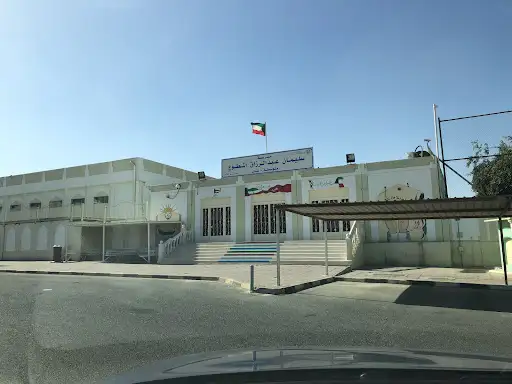 مدرسة سليمان عبدالرزاق المطوع المتوسطة - بنين