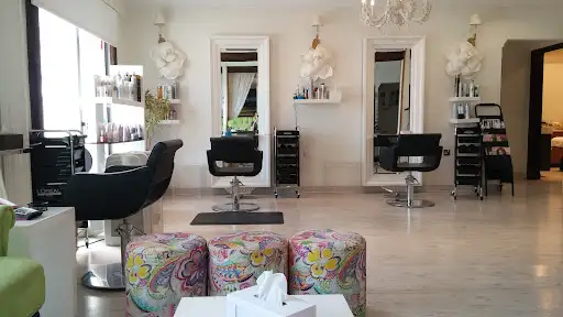 Mirror Mirror Salon & Spa