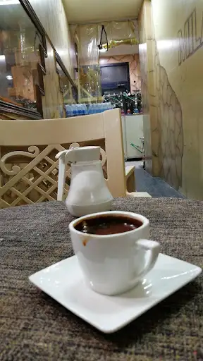مقهي شباب ميلانو