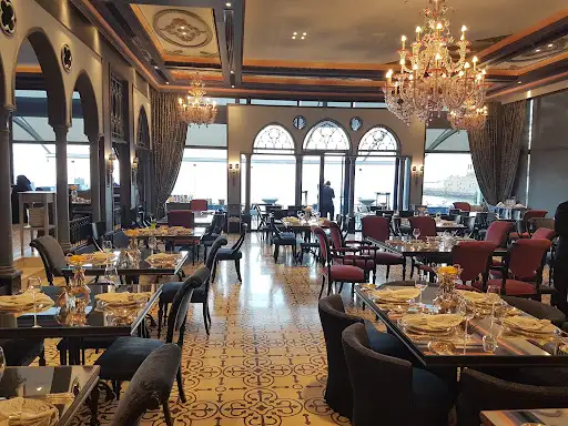 مطعم أم شريف