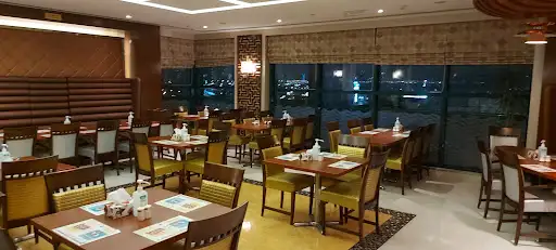 مطعم مغل محل