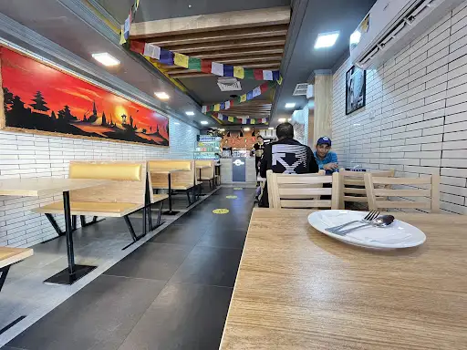 مطعم و مقهى هملايا هاوس