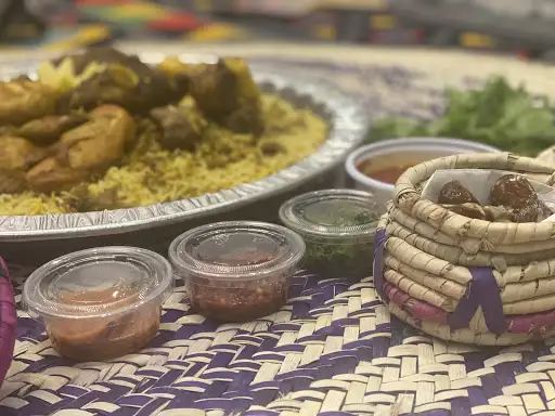 مطعم ومطبخ بطيني مشرف