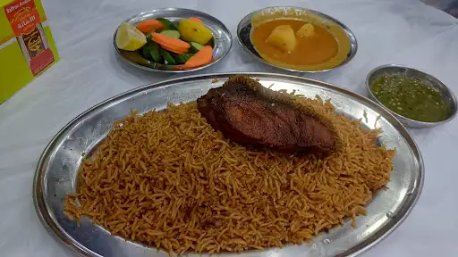 مطعم شواطئ عدن للمأكولات اليمنية