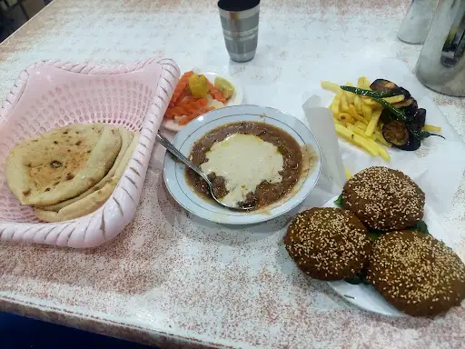 مطعم سلطان الفلافل
