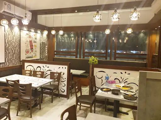 مطعم تكارا