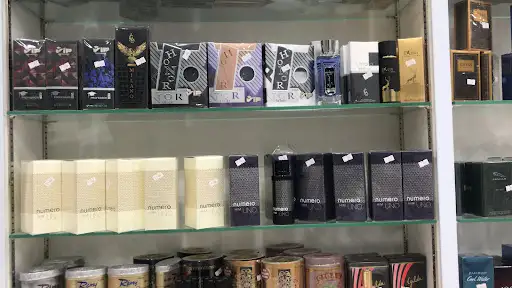 نسائم العود للعطور وادوات تجميل