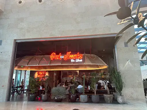 Oak and Smoke On Deck الخيران