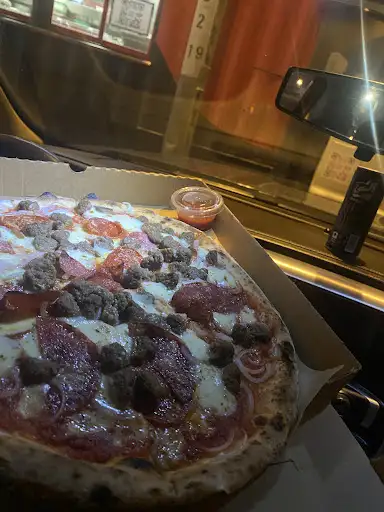 Pizzeria food truck