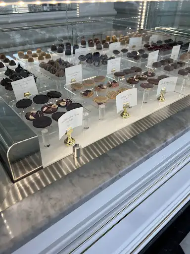 Privé Luxury Chocolates