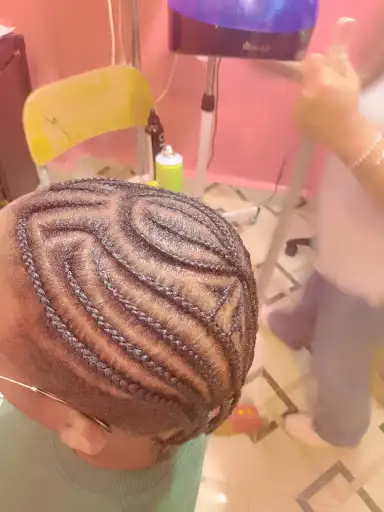 Rashfat Beauty Salon (Ladies)