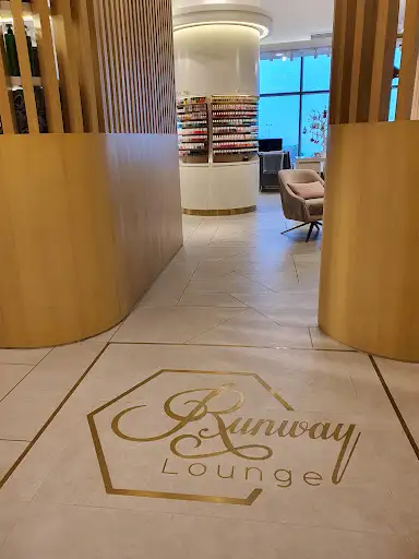 Runway lounge salon