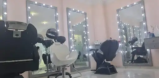 Saloon Ladies Hebatanel