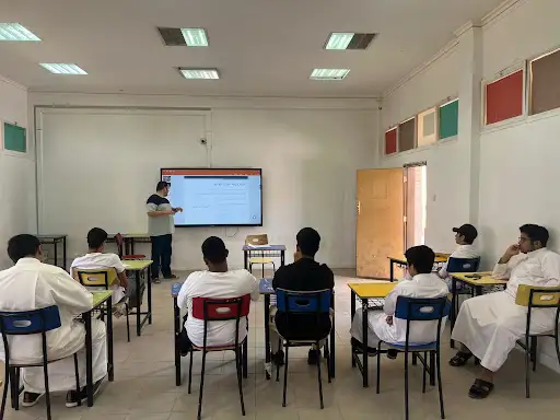 ثانوية ابن العميد للبنين
