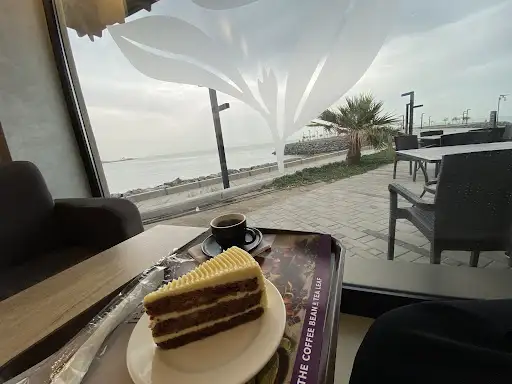 The Coffee Bean & Tea Leaf الشعب