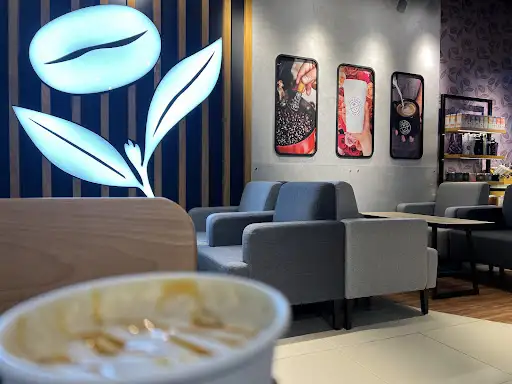 The Coffee Bean & Tea Leaf London Hospital