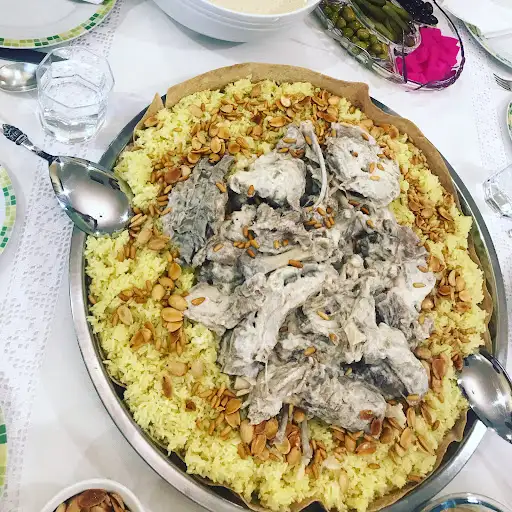 Tislam Alayadi تسلم الأيادي